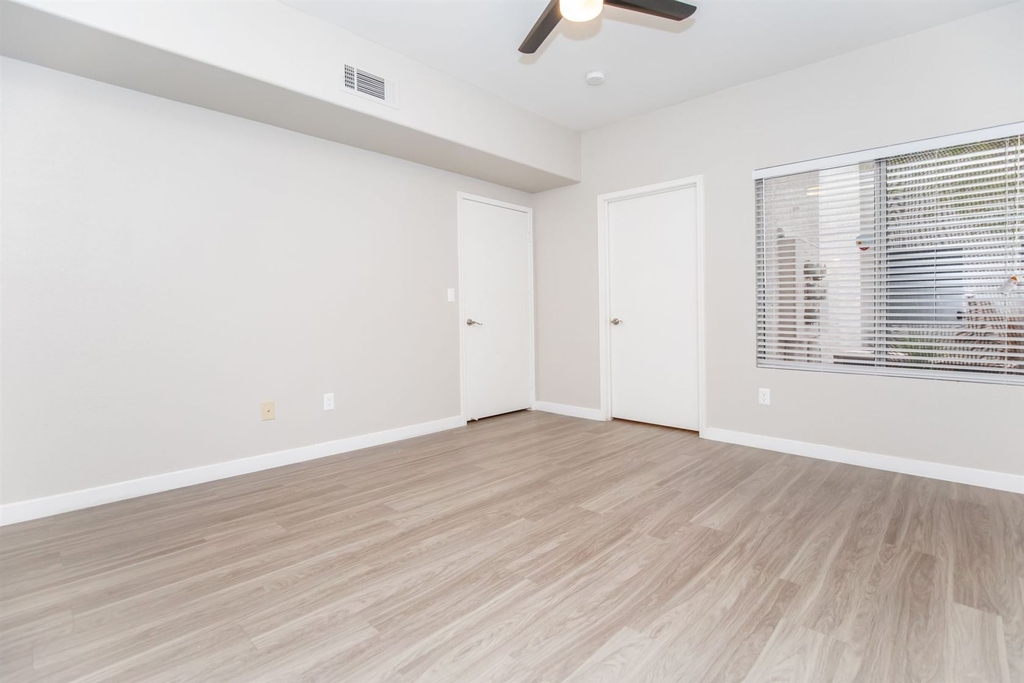 4800 E. Tropicana Ave - Photo 4