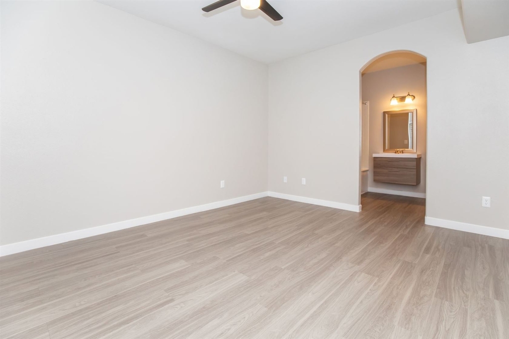 4800 E. Tropicana Ave - Photo 5