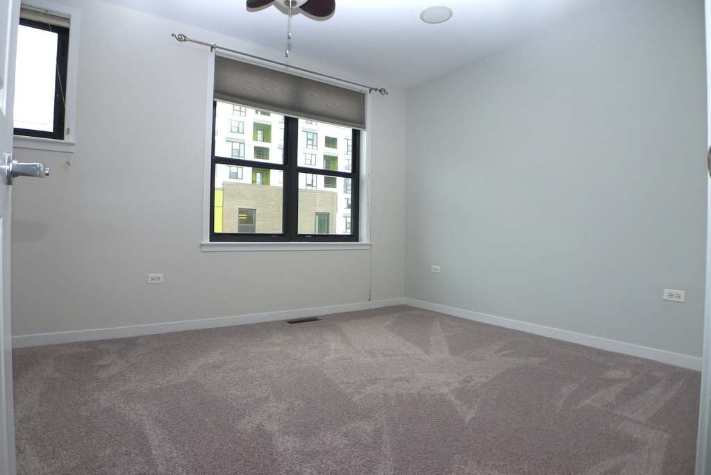 466 W Elm Street - Photo 13