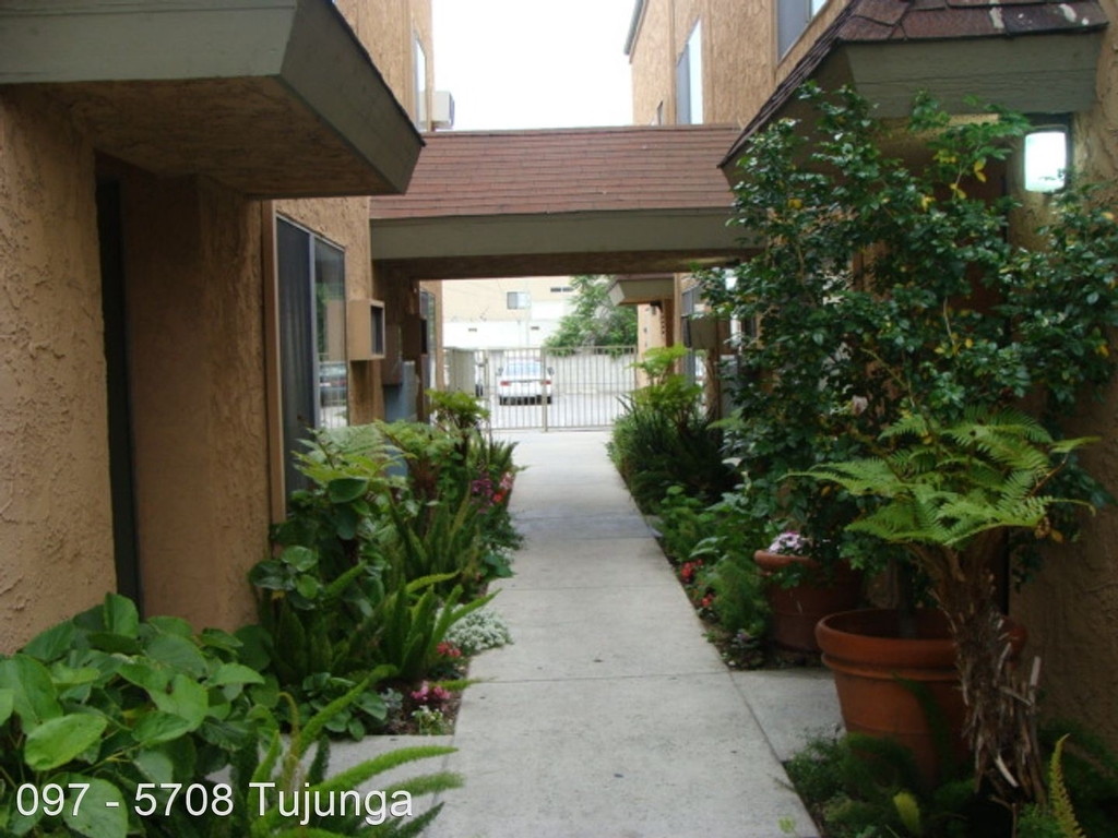 5708 Tujunga Ave. - Photo 26