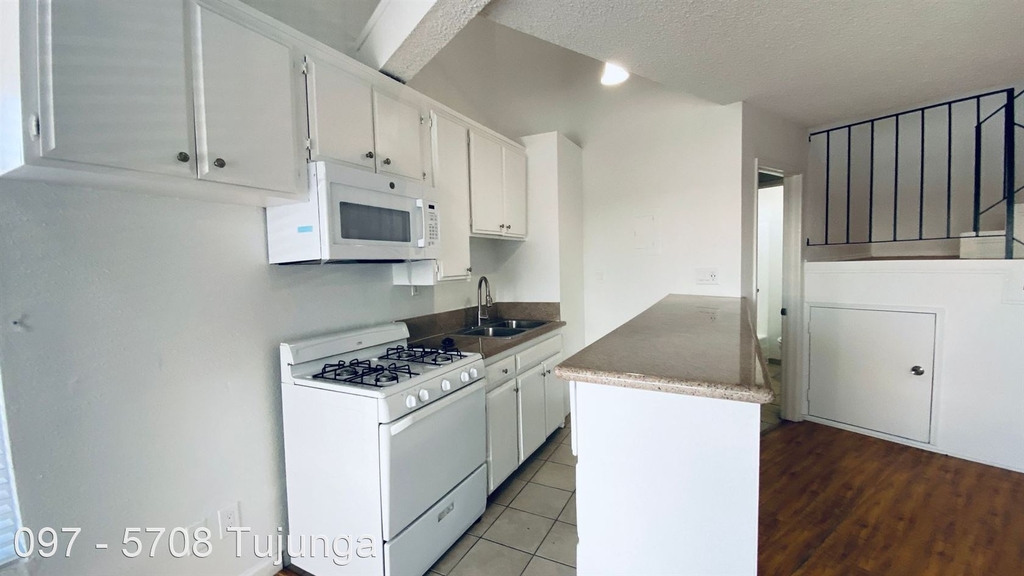 5708 Tujunga Ave. - Photo 7