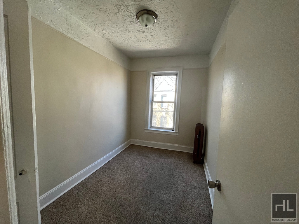 480 Herzl Street - Photo 8