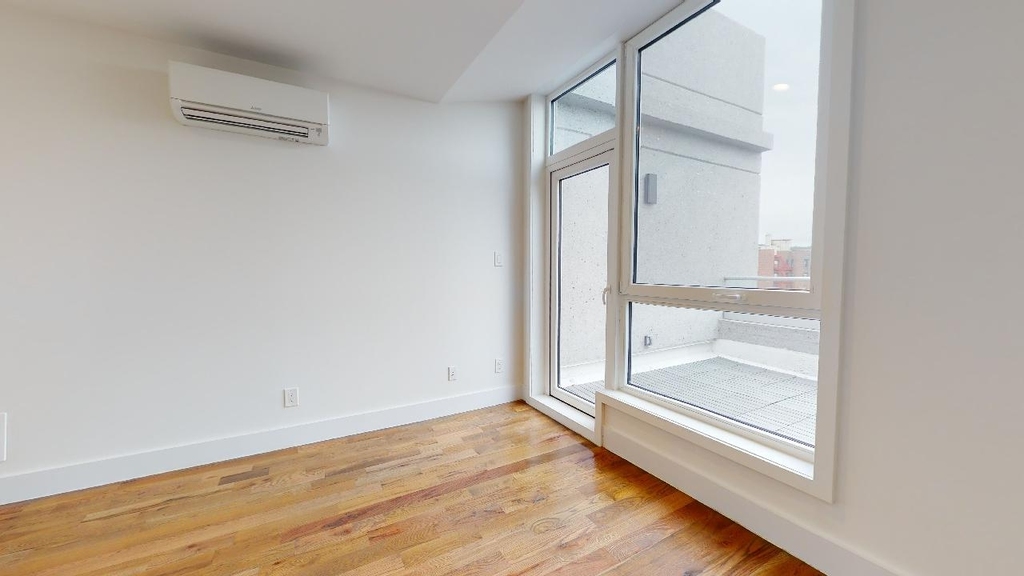 13828 queens blvd - Photo 7
