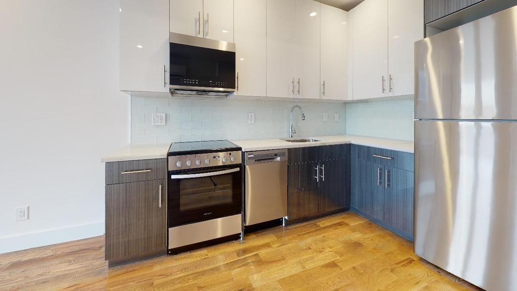 13828 queens blvd - Photo 4