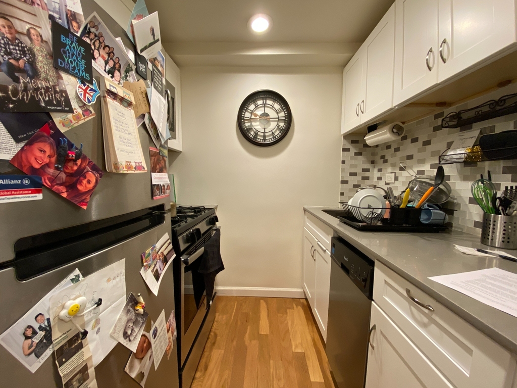 520 East 81st Street - Photo 3