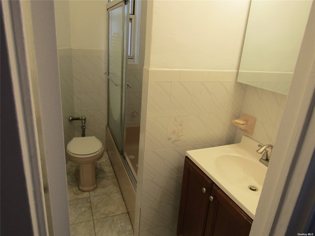 111-35 75th Avenue - Photo 7