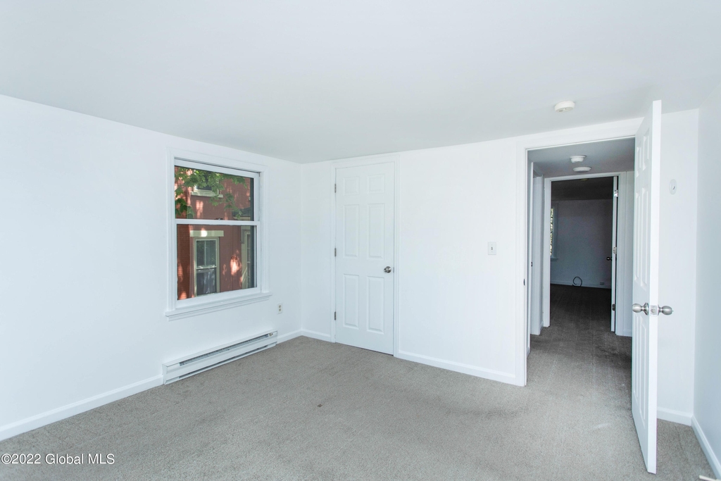 590 N Broadway - Photo 15