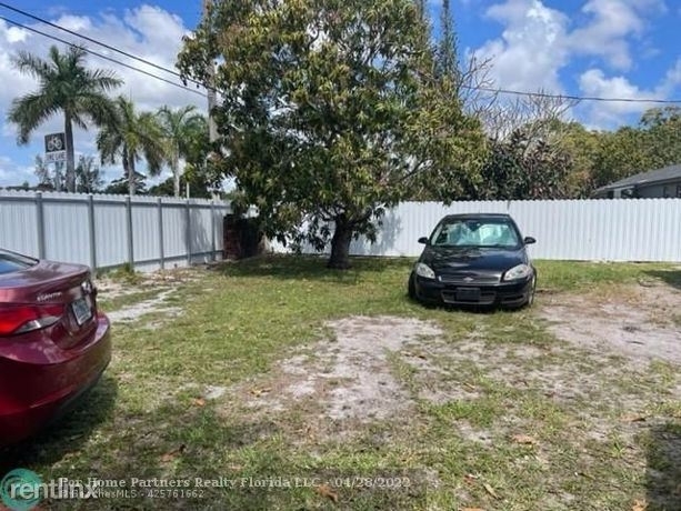 2195 Nw 130th St - Photo 2