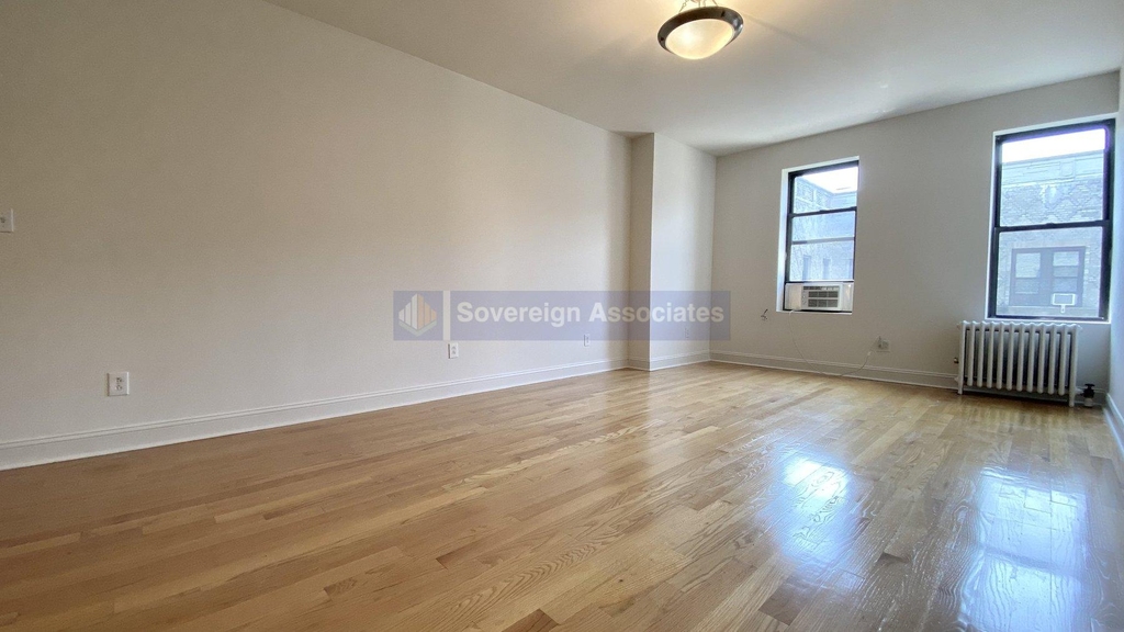 660 Fort Washington Avenue - Photo 2