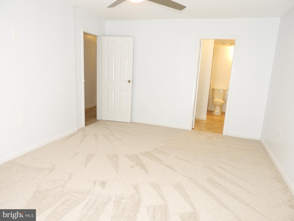 10300 Westlake Drive - Photo 11