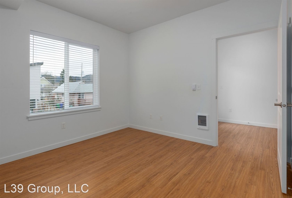 7550 N. Lombard Street - Photo 4