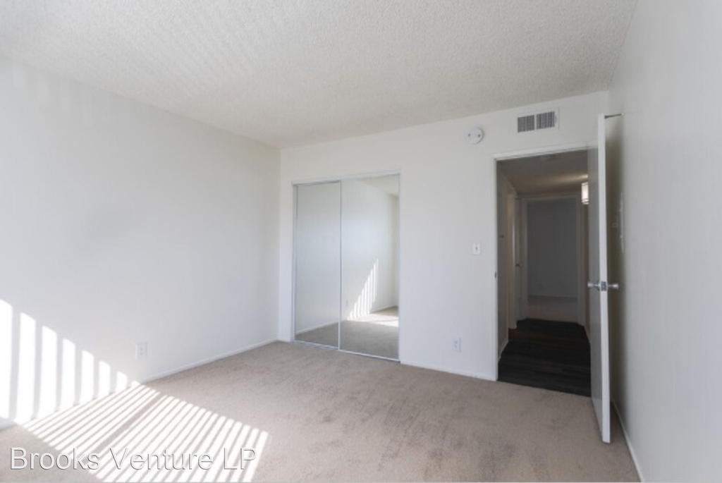 17200 Burbank Boulevard - Photo 2