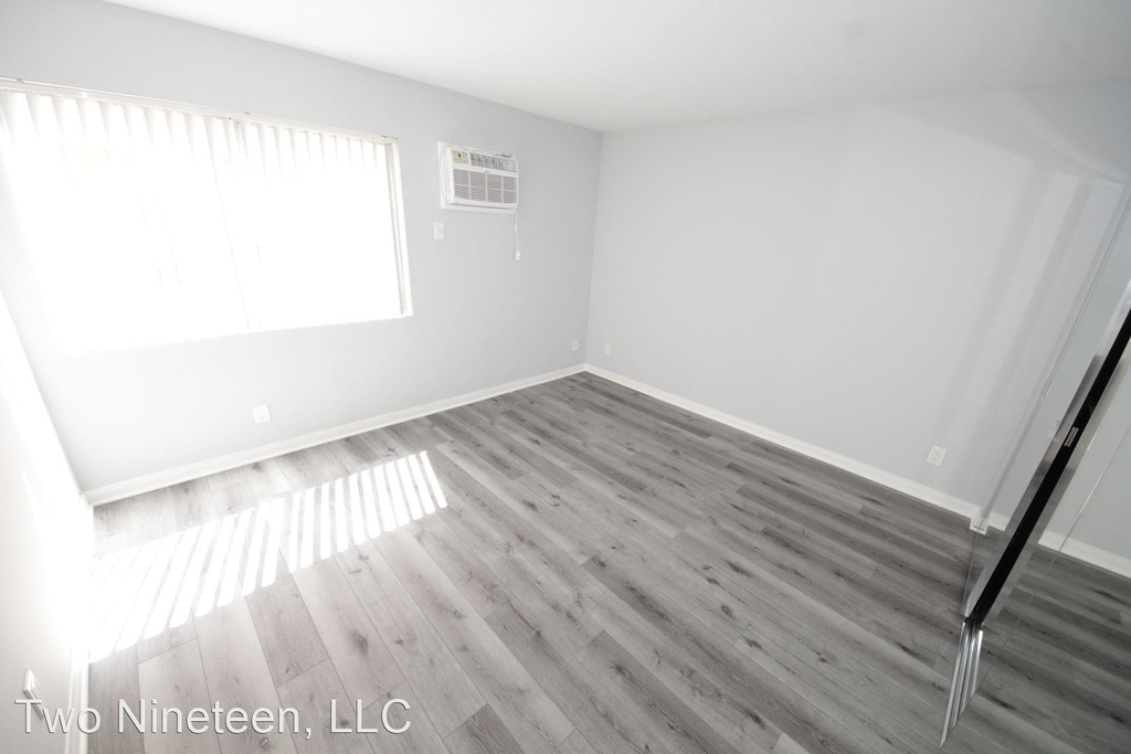 219 Montana Avenue - Photo 8