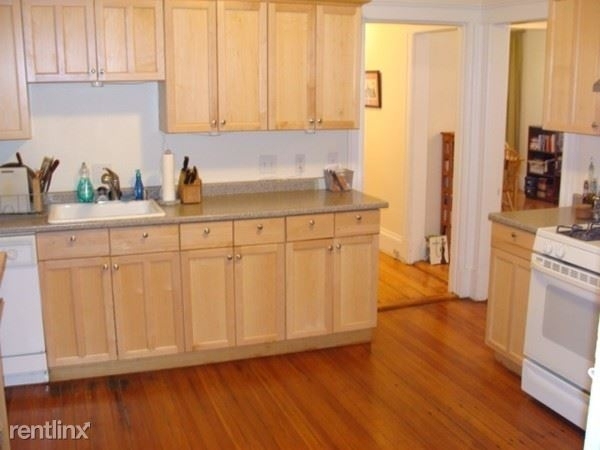 26 Clarendon St Apt 1 - Photo 1