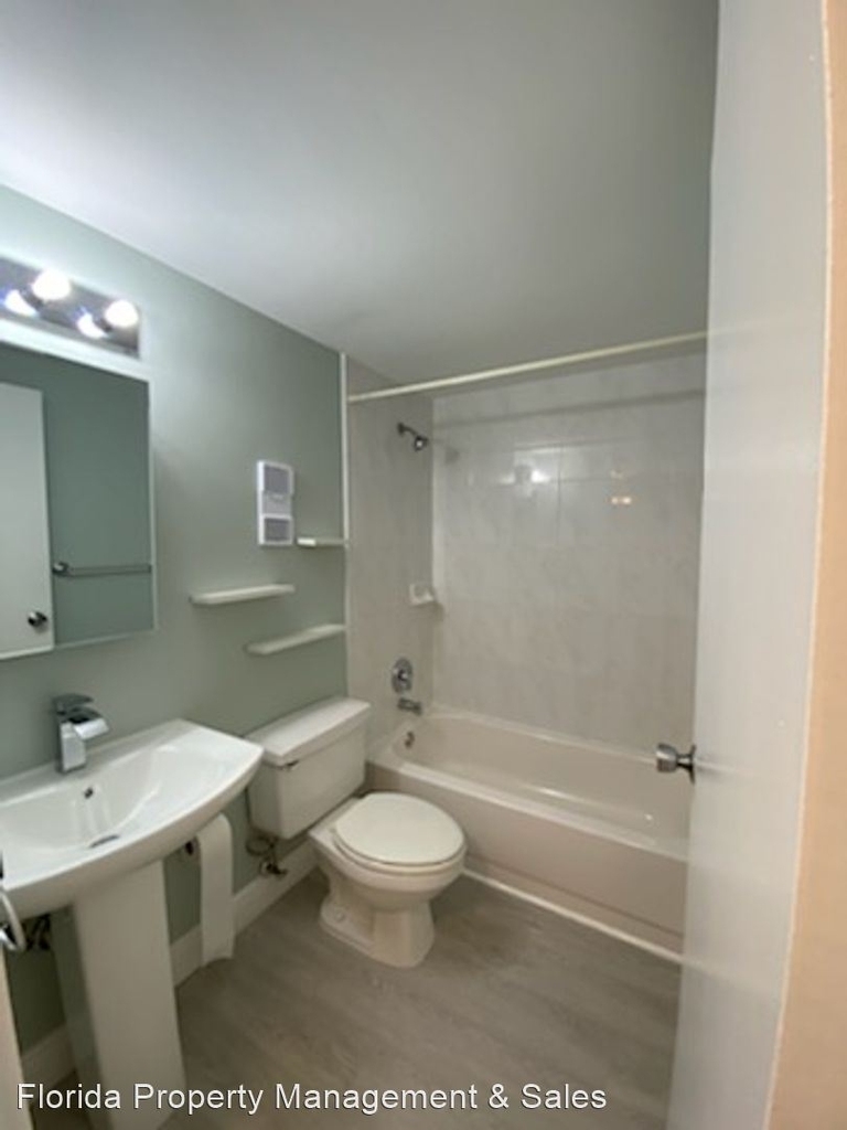 8437 Forest Hills Dr #202 - Photo 5