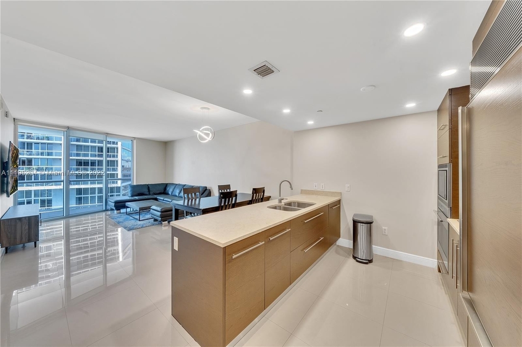 475 Brickell Ave - Photo 6