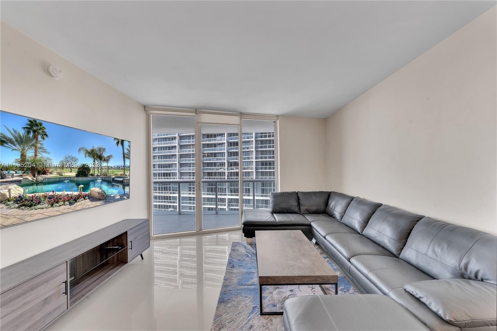 475 Brickell Ave - Photo 4