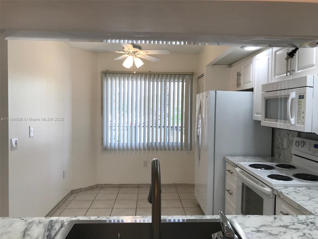 13700 Sw 11th St - Photo 12