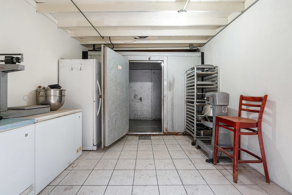 228 Willow Ave - Photo 7