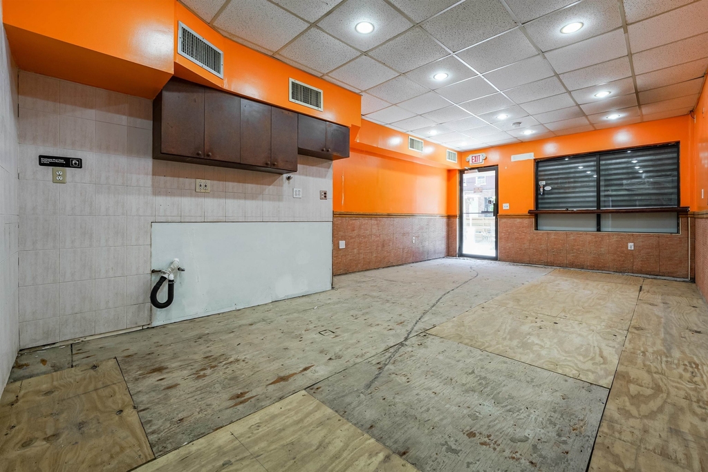 228 Willow Ave - Photo 1