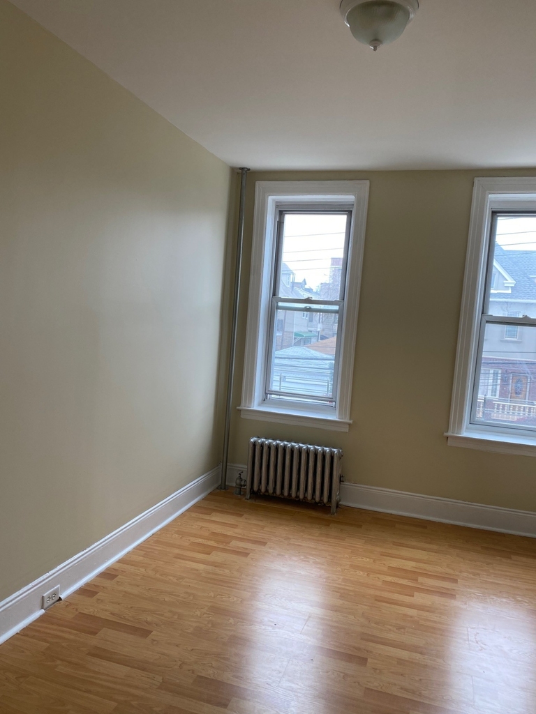 1193 East 40th Street - Photo 2