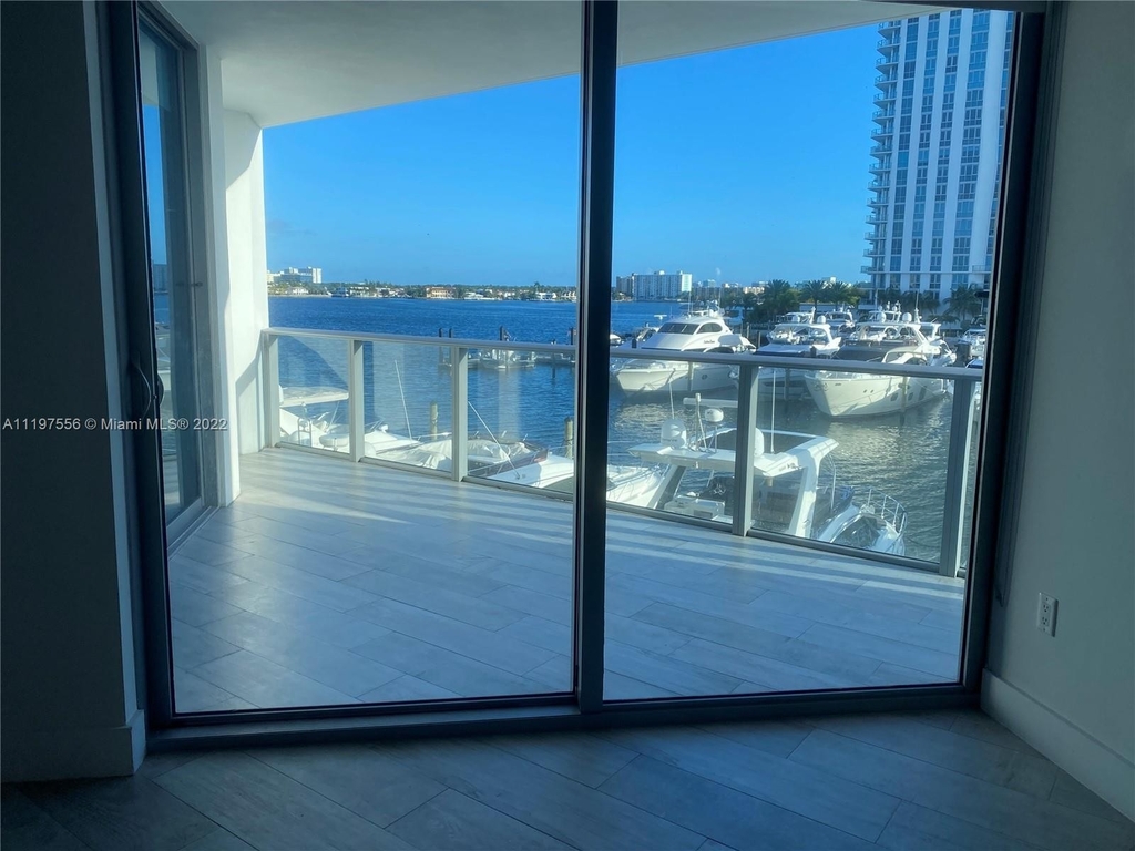 17301 Biscayne Blvd - Photo 0