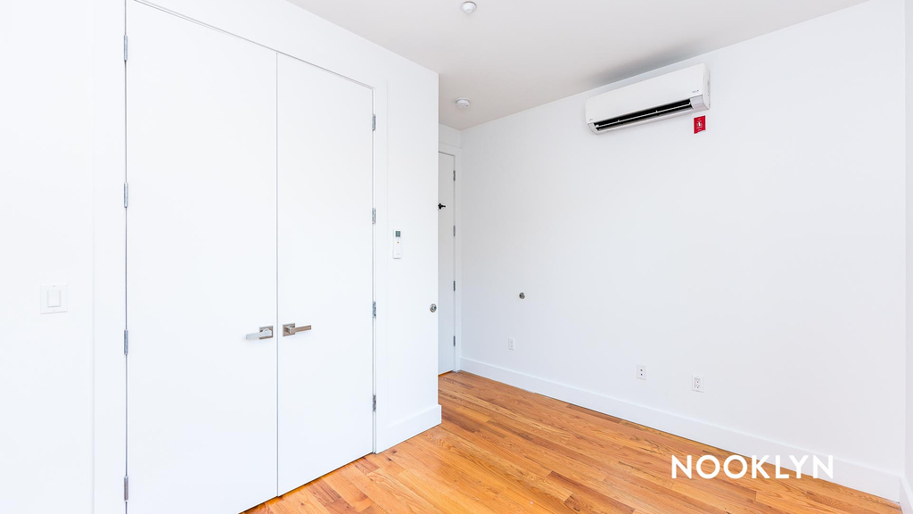 890 Madison Street - Photo 10