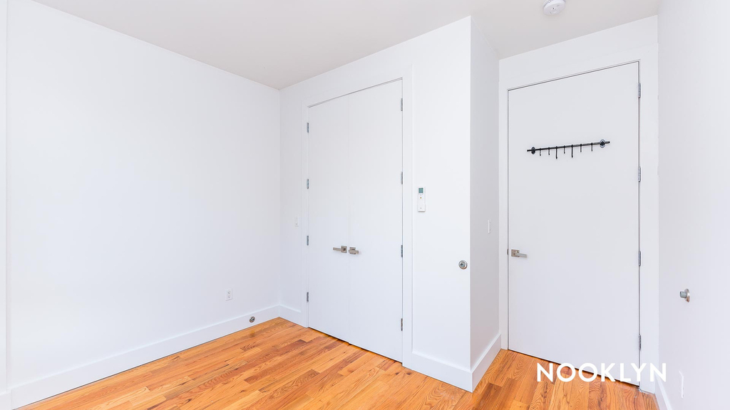 890 Madison Street - Photo 5