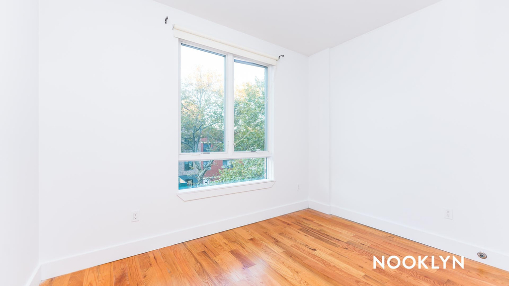 890 Madison Street - Photo 8