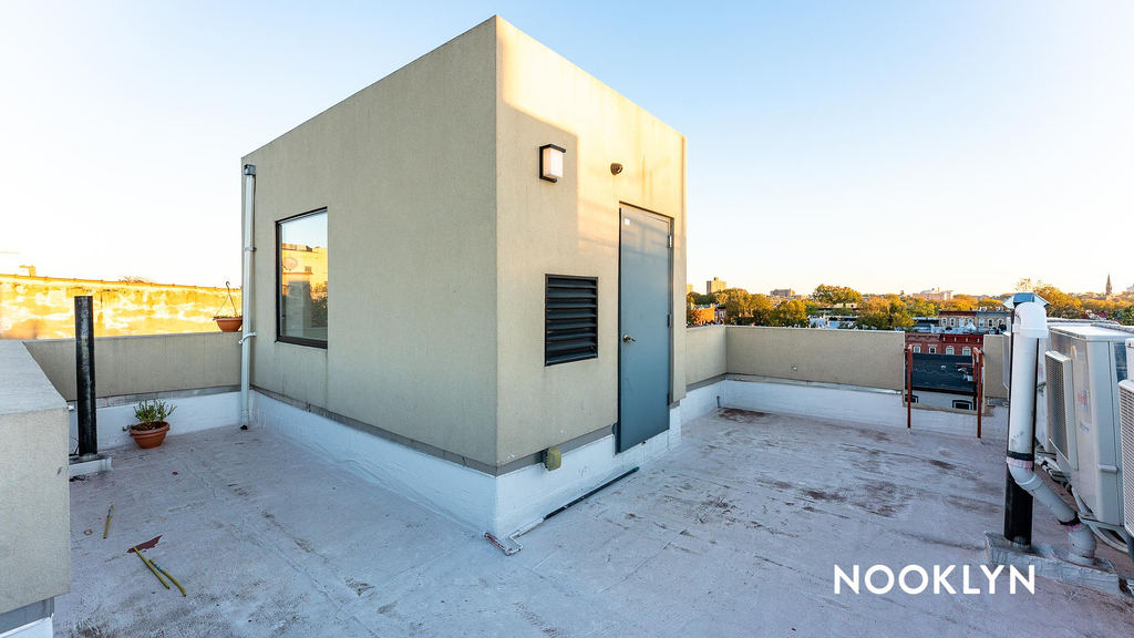 890 Madison Street - Photo 14