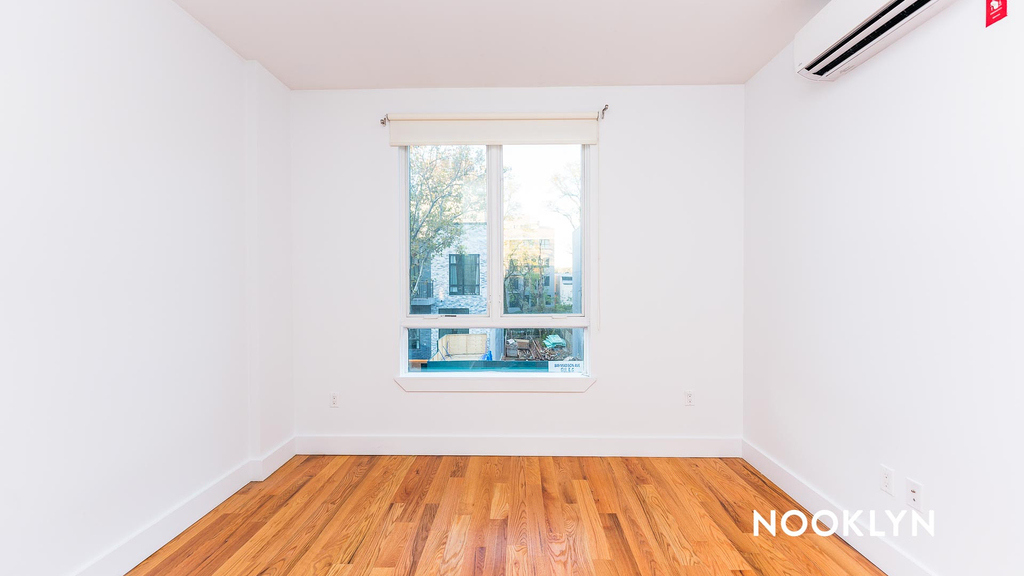 890 Madison Street - Photo 11