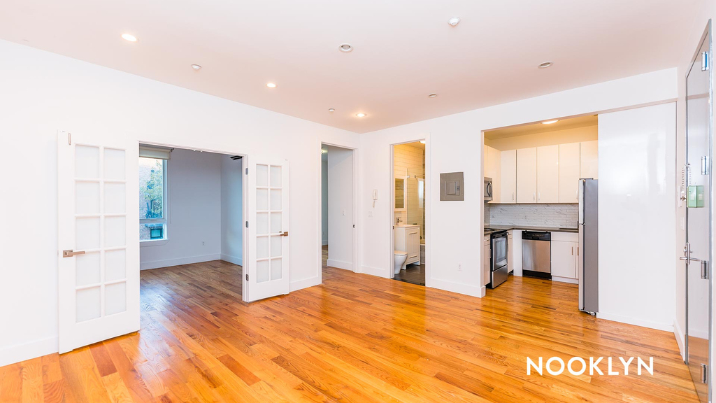 890 Madison Street - Photo 0