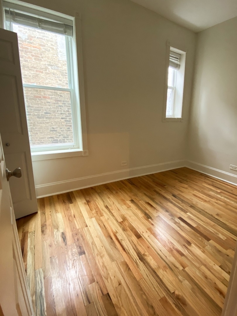 831 N Damen Avenue - Photo 6