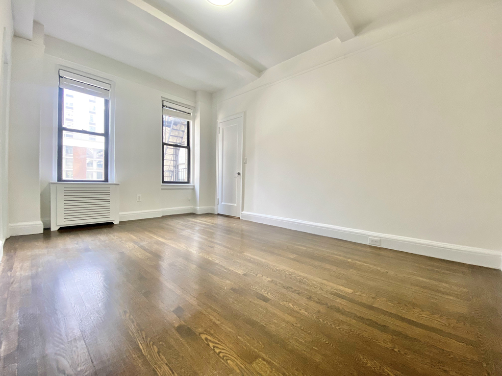 140 East 46th Street - Photo 5