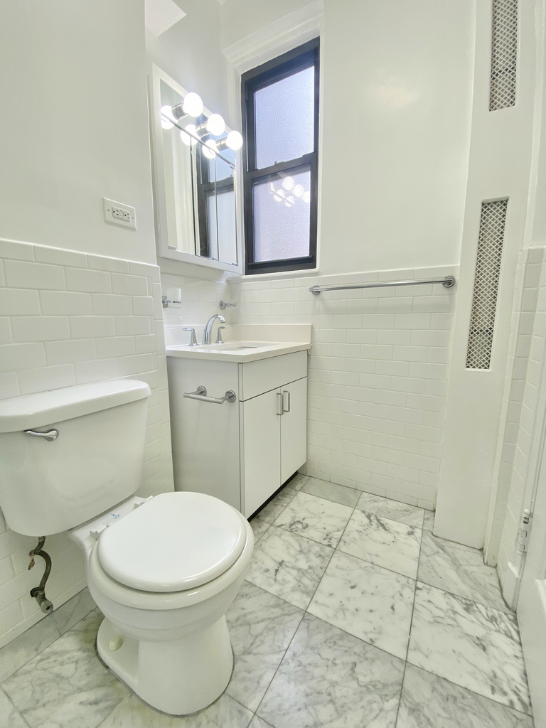 140 East 46th Street - Photo 4