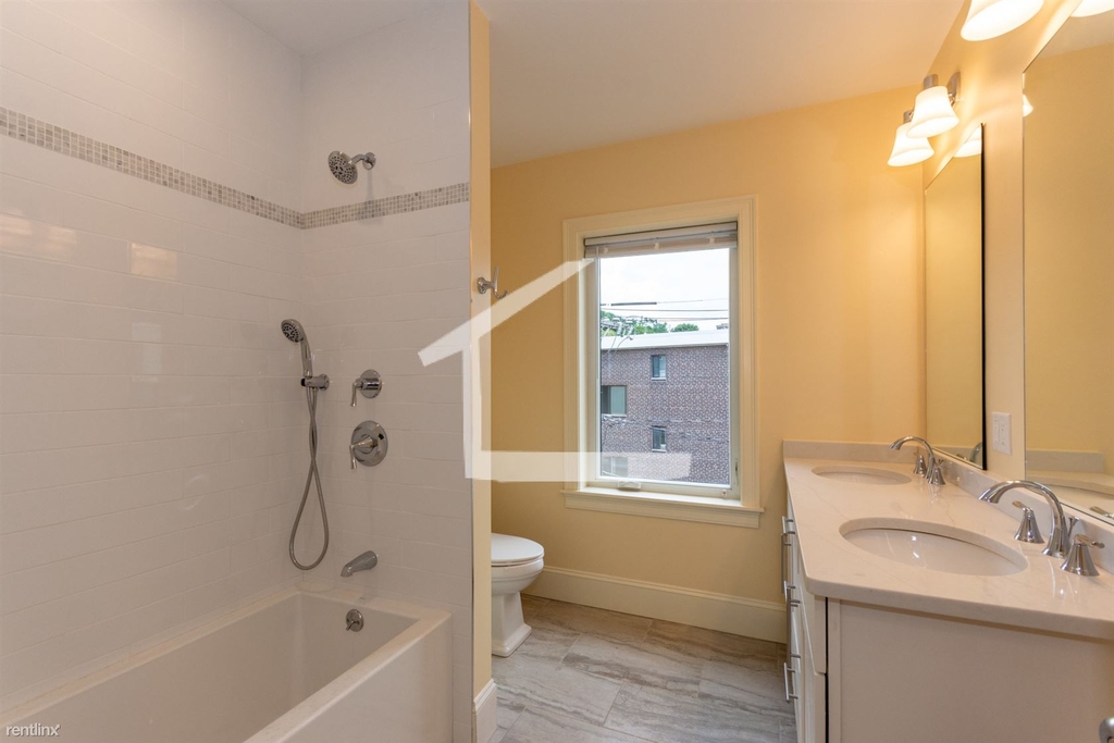 120 Tremont St Apt 1 - Photo 10