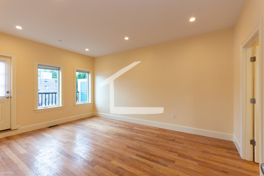 120 Tremont St Apt 1 - Photo 13