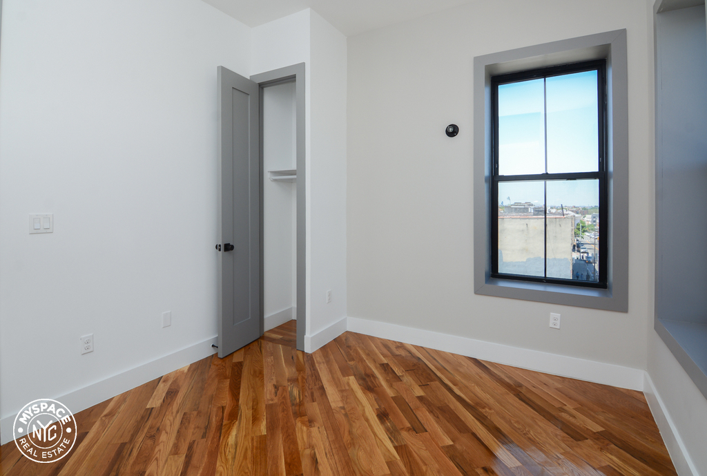 1402 Park Place - Photo 3