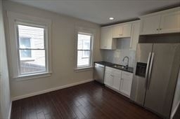 15 Bayside St Apt 1 - Photo 0