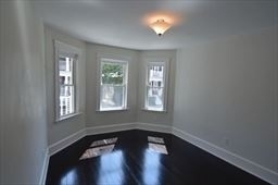 15 Bayside St Apt 1 - Photo 8