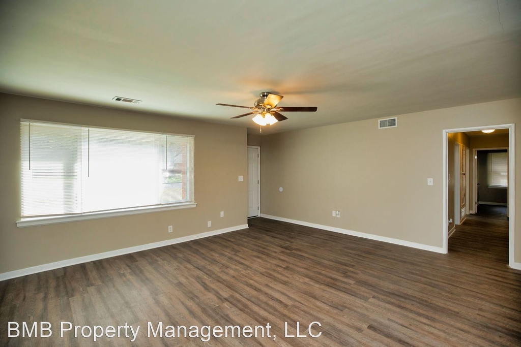 942 Parkwood Court - Photo 4