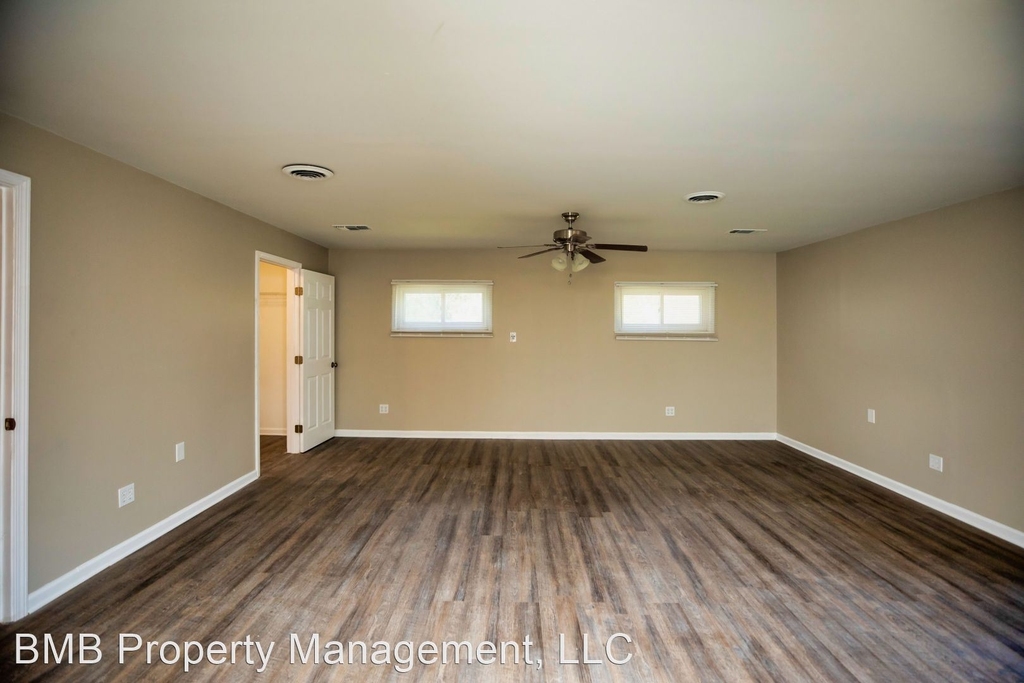 942 Parkwood Court - Photo 8