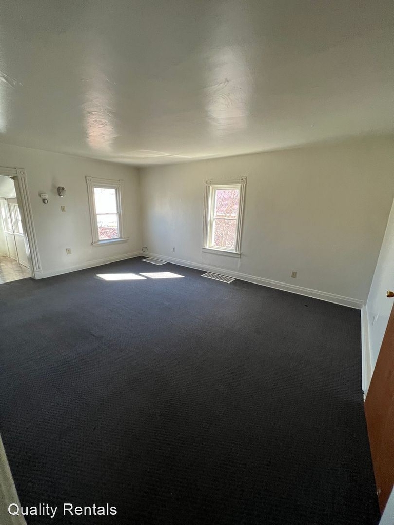 1018 Mccarter - Photo 4