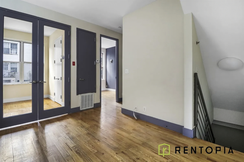 24 Havemeyer Street - Photo 2