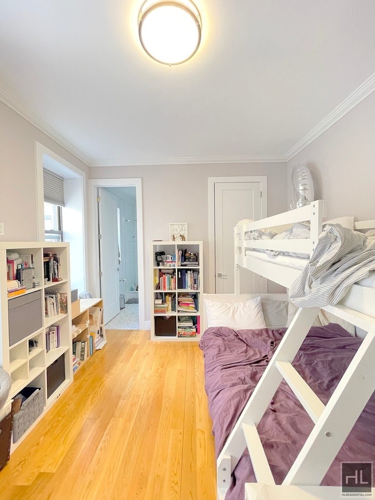 252 West 76 Street - Photo 7