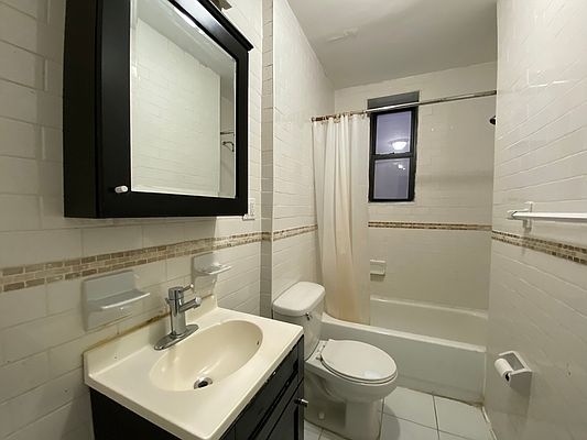 1061 Bergen Street - Photo 4