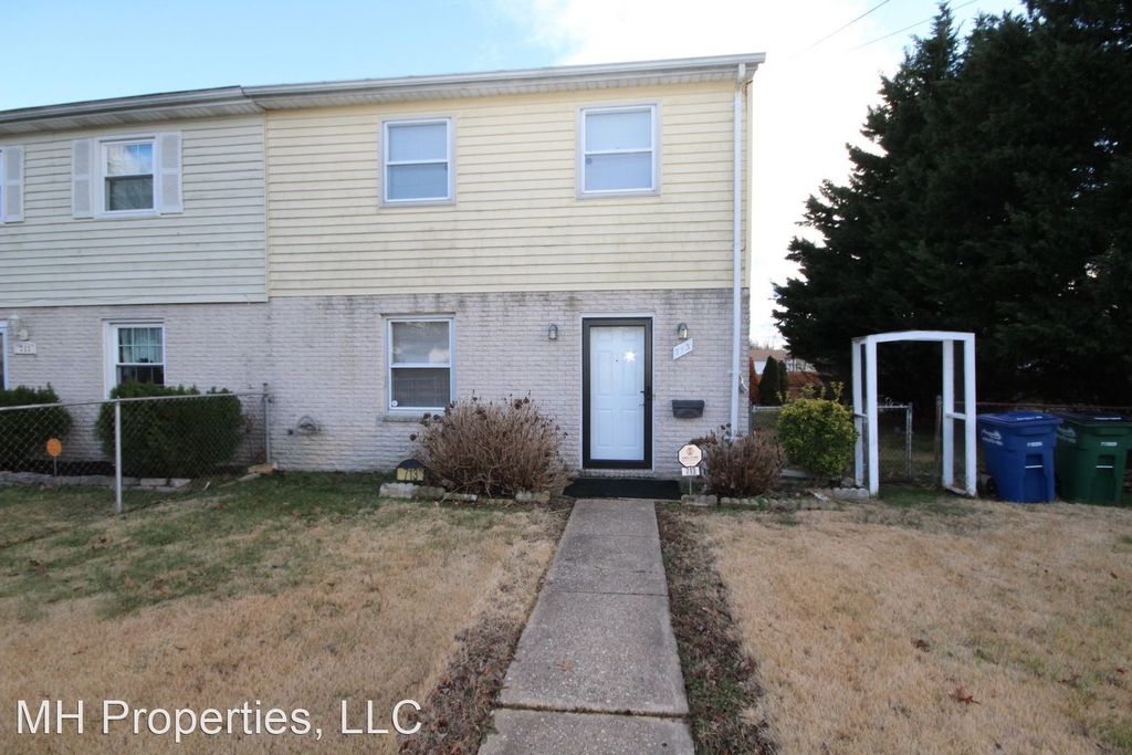 713 Edmund Street - Photo 0