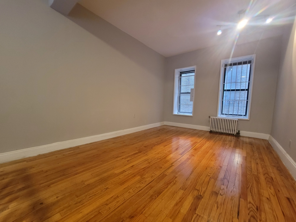 330 East 100th Street, New York, NY 10029 - Photo 6