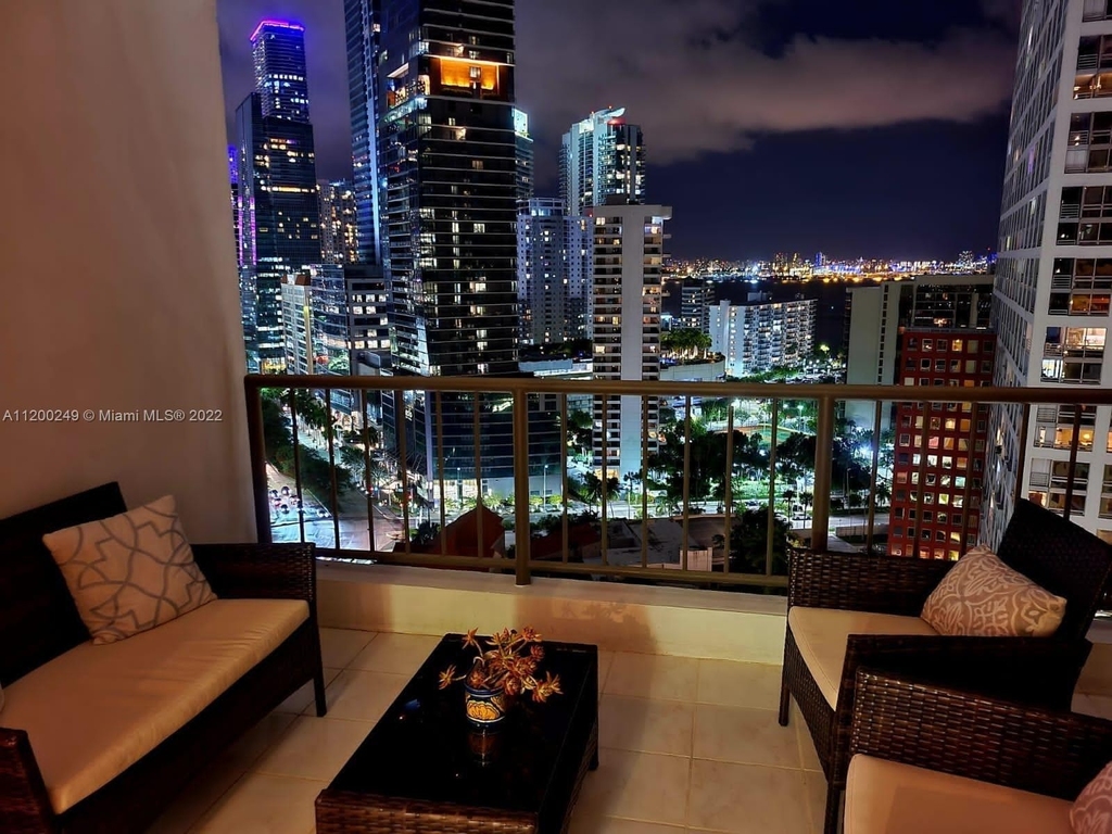 1581 Brickell Ave - Photo 8