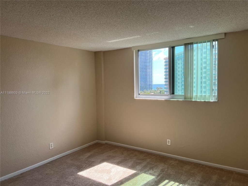 19380 E Collins Ave - Photo 21